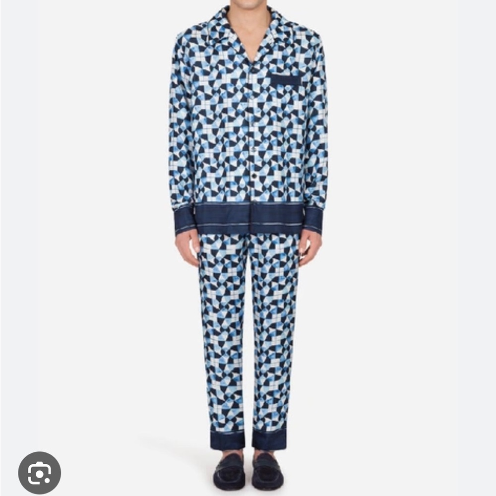 Dolce & Gabbana me s 100% silk pajamas. Shirt 42 pants 54